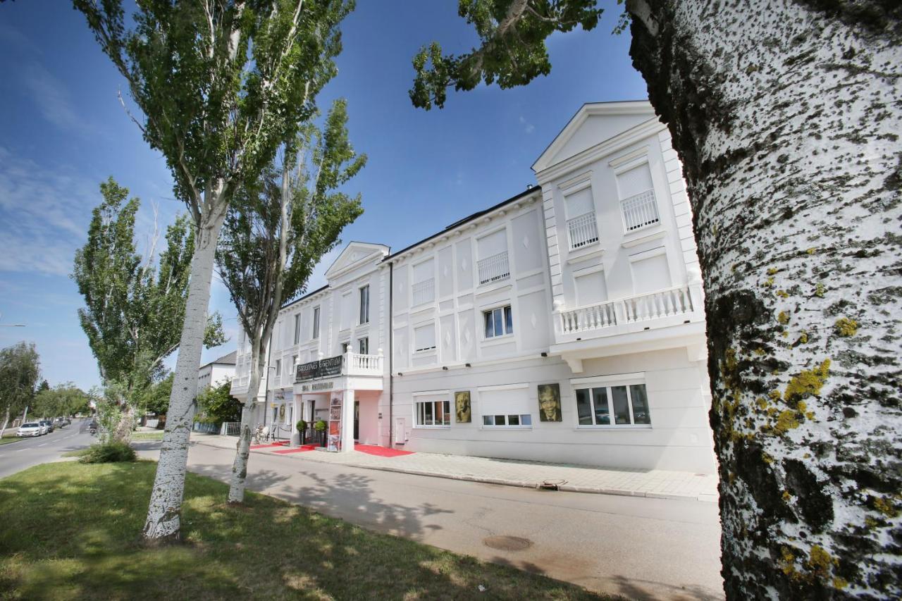 25H Spa-Residenz Pools In & Out, Private Garden & Beach Neusiedl am See Eksteriør billede